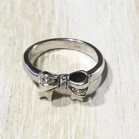 AUTHENTIC BLOOM NYC STERLING SILVER DAINTY BOW & CZ ACCENT BAND RING SIZE: 7 - Picture 2 of 10